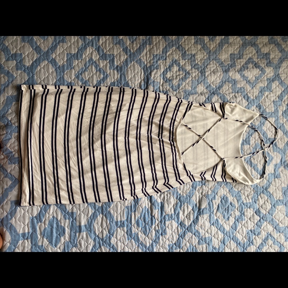 Dress - Picture 2 of 4